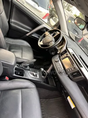 Toyota RAV4 XLE AWD (2.5L 4cyl 6A) 2017 Gray