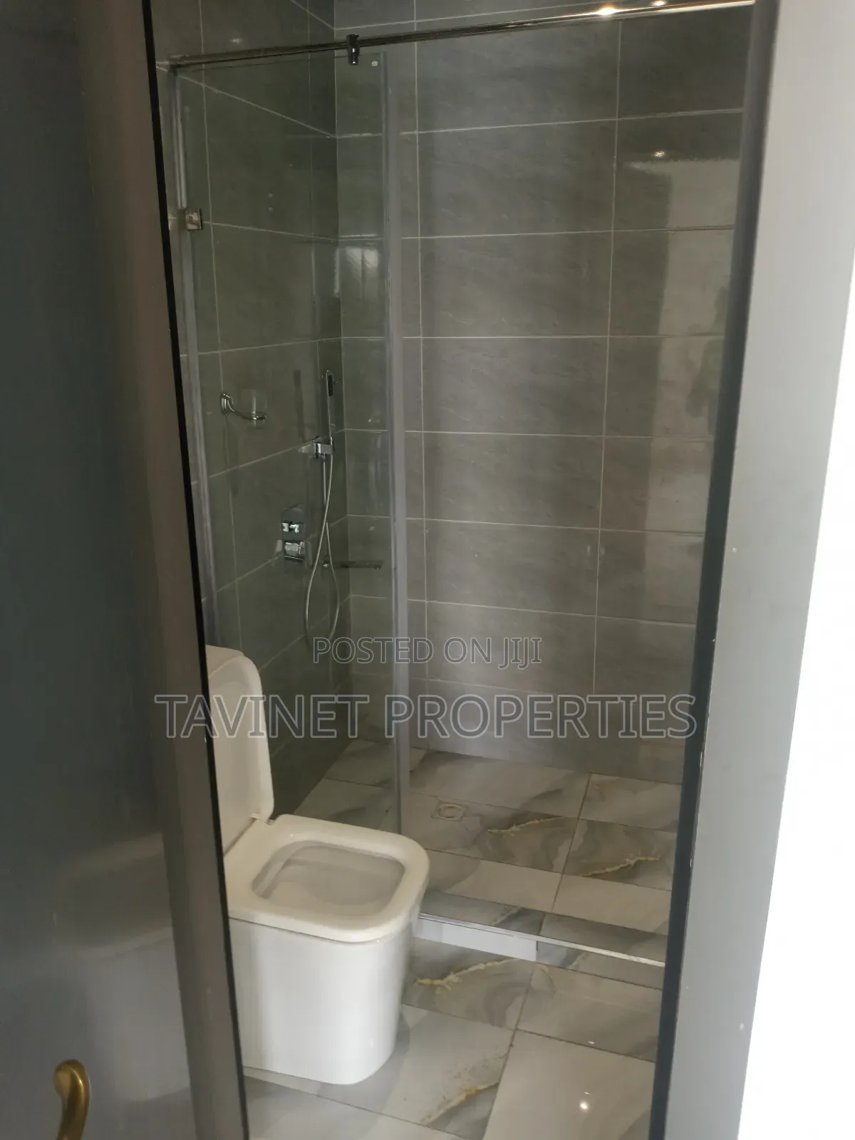 2bdrm Townhouse / Terrace in Ashaley Botwe for rent