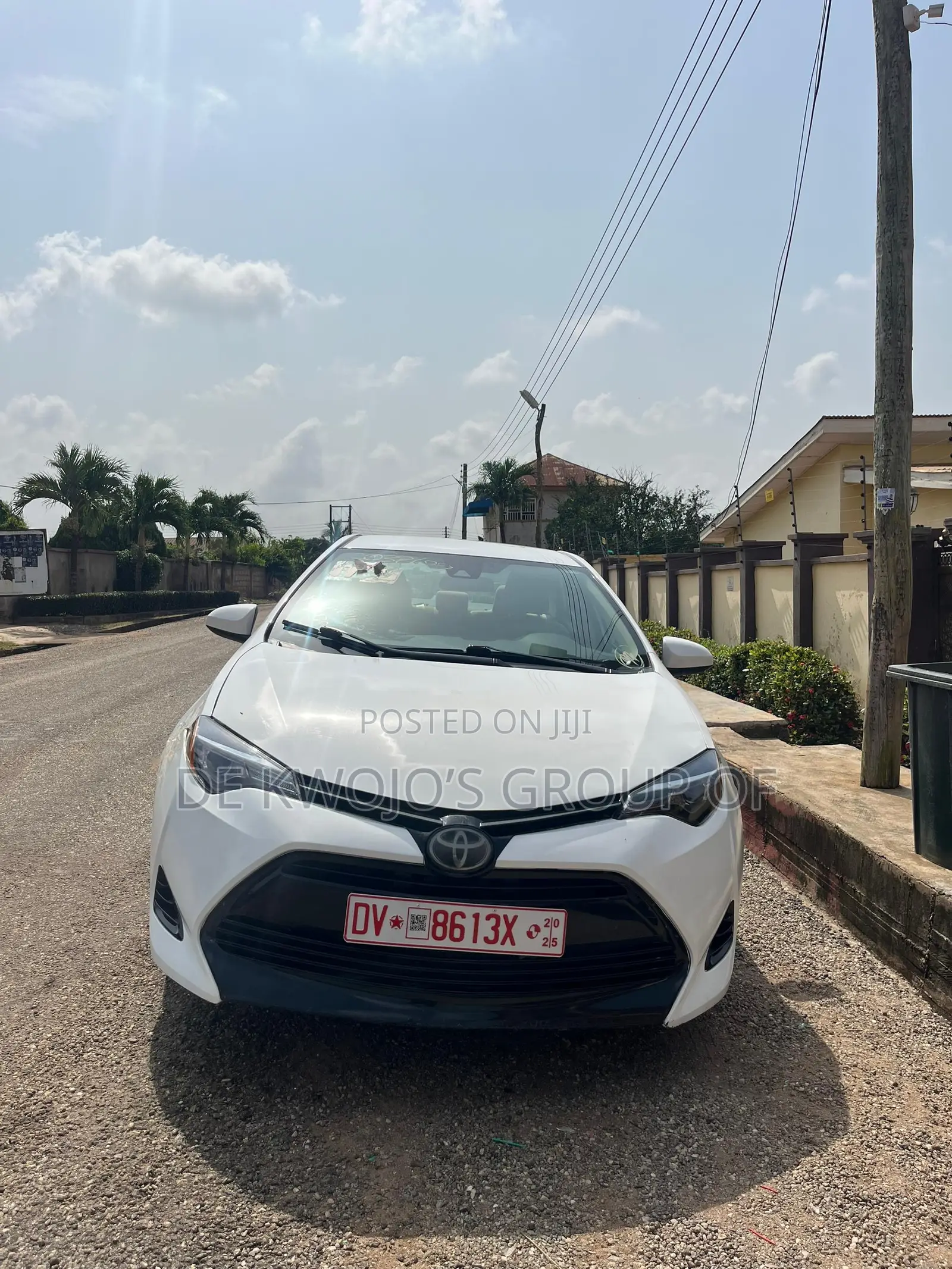 Toyota Corolla LE 4dr Sedan (1.8L 4cyl CVT) 2017 White