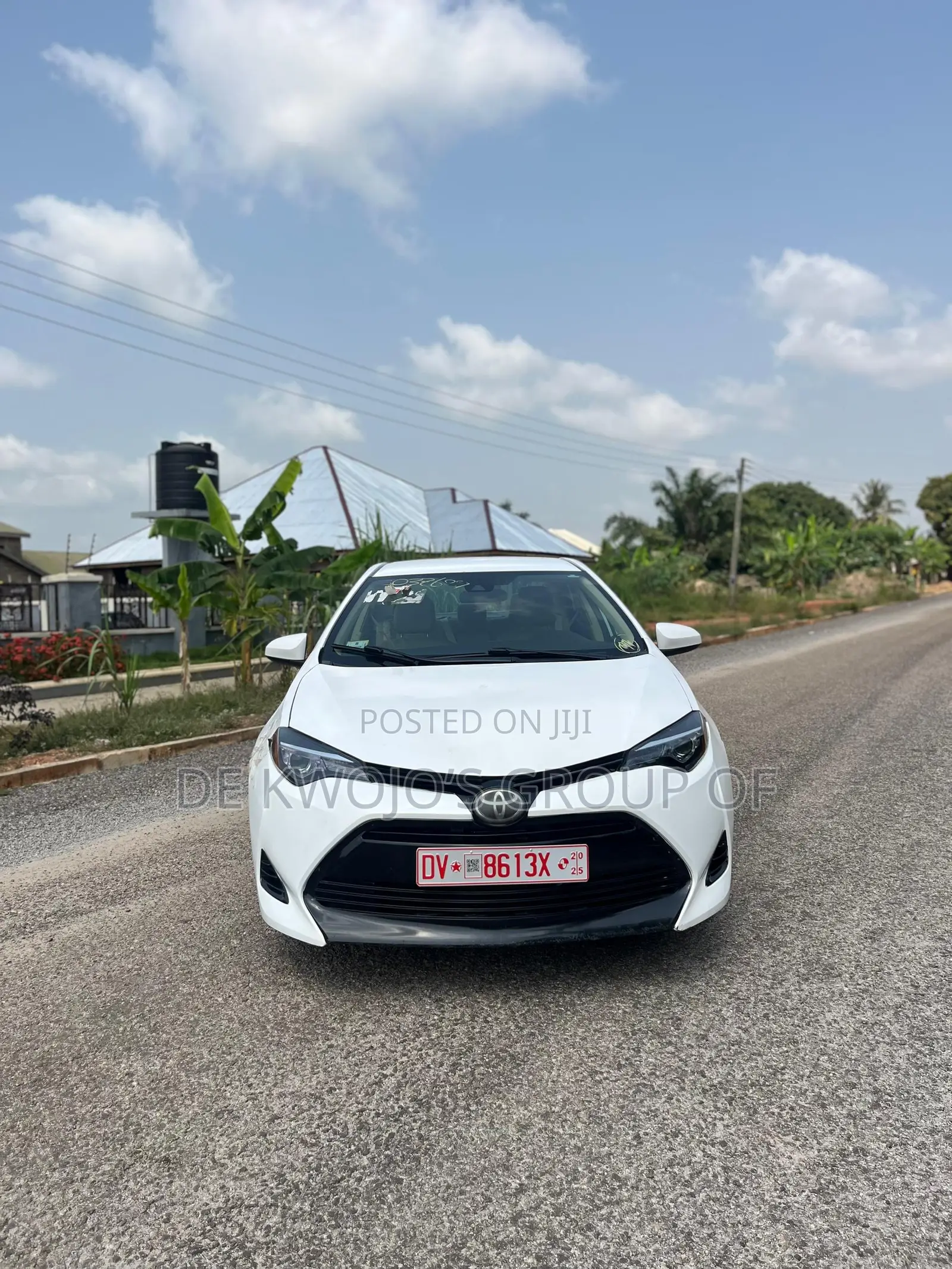 Toyota Corolla LE 4dr Sedan (1.8L 4cyl CVT) 2017 White