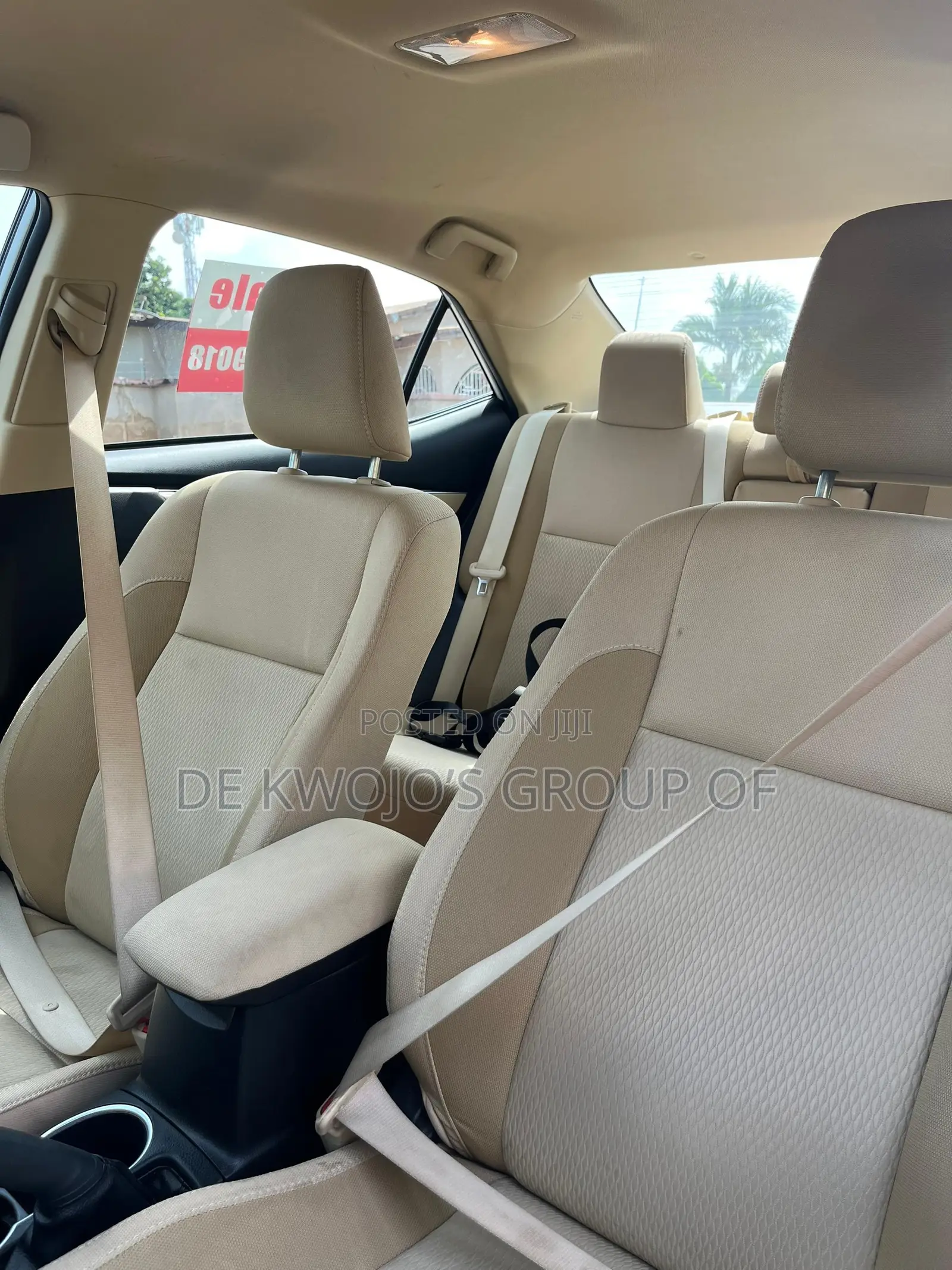 Toyota Corolla LE 4dr Sedan (1.8L 4cyl CVT) 2017 White