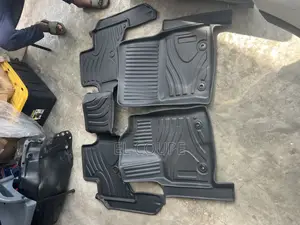 Land Cruiser V8 Floor Marts