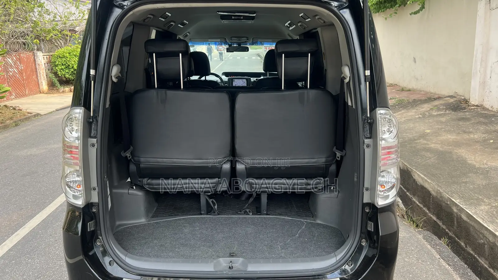 Toyota Voxy 2010 Black
