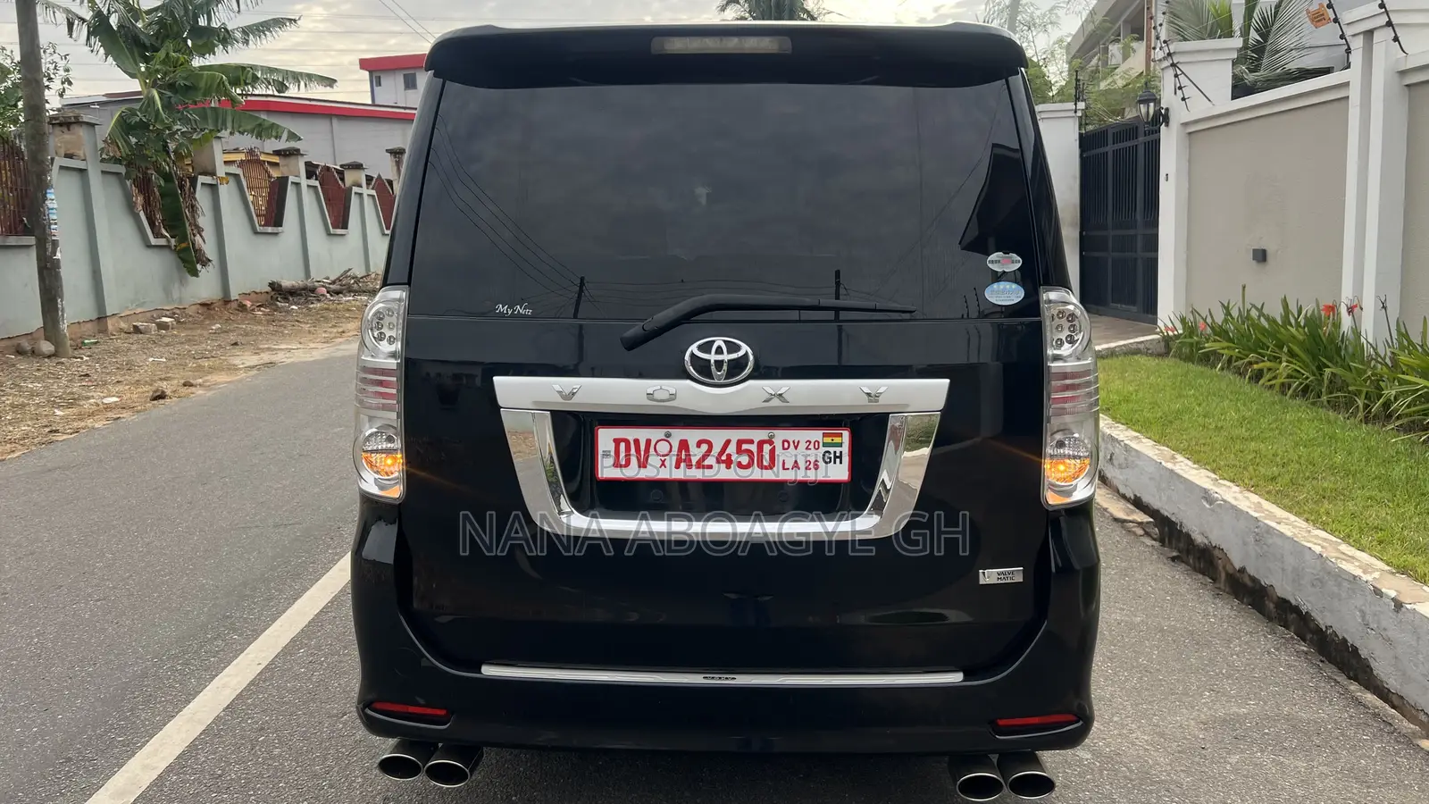 Toyota Voxy 2010 Black