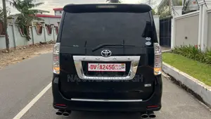 Toyota Voxy 2010 Black