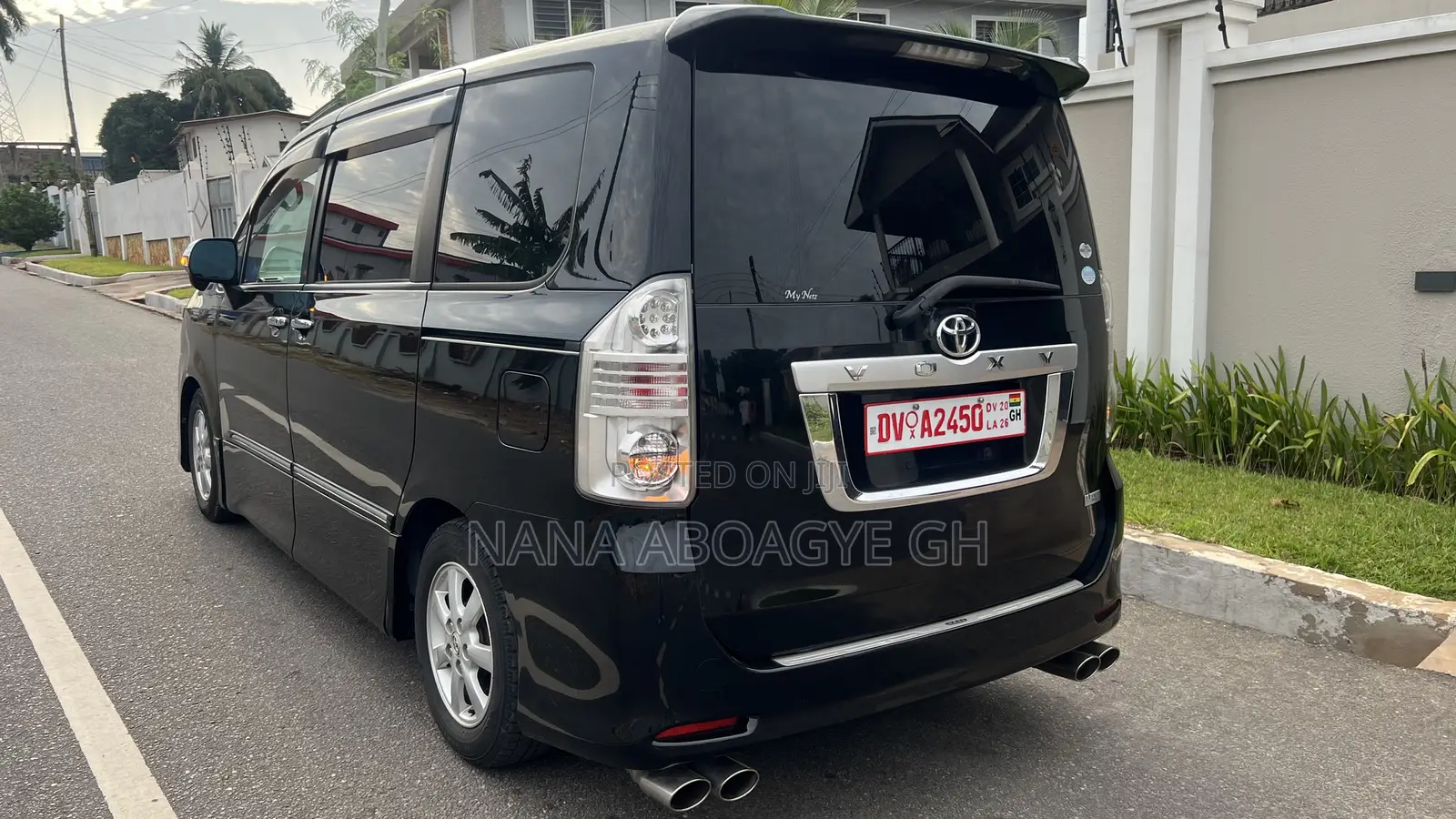Toyota Voxy 2010 Black