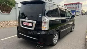 Toyota Voxy 2010 Black