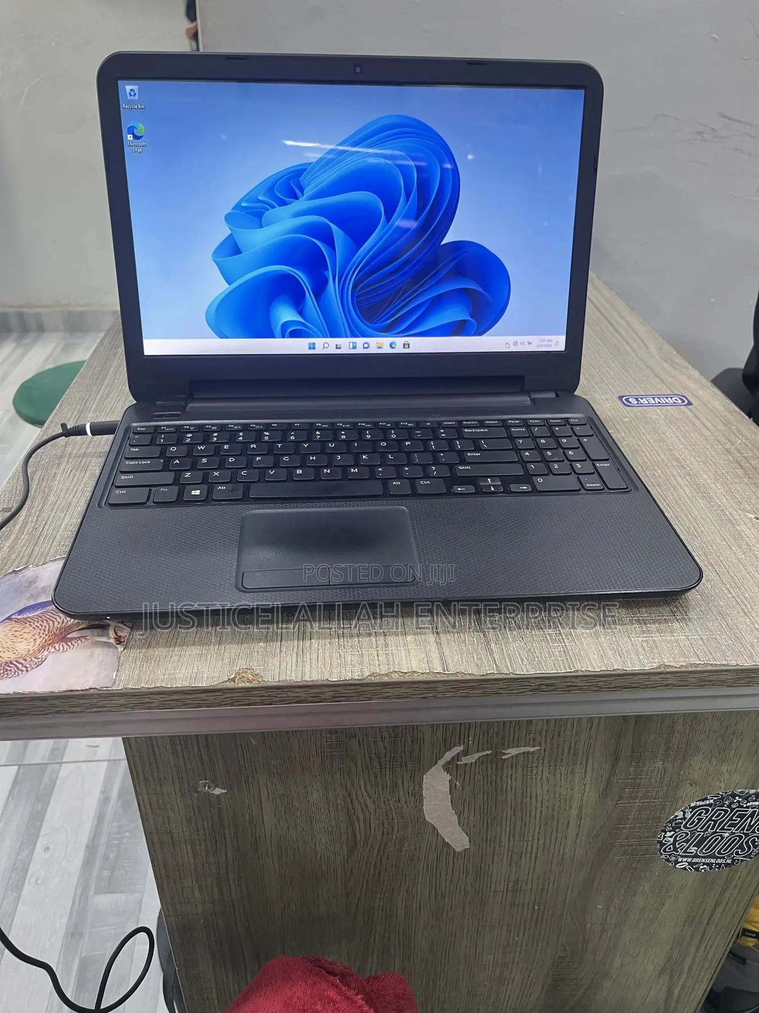 Laptop Dell Inspiron 15 3531 4GB Intel SSD 128GB