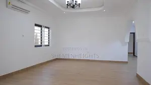 3bdrm House in Lakeside Estate for sale