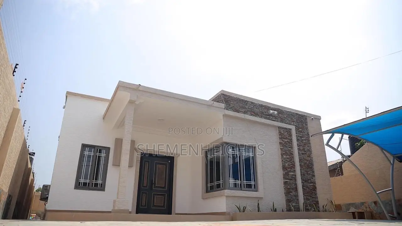 3bdrm House in Lakeside Estate for sale