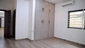 3bdrm House in Lakeside Estate for sale