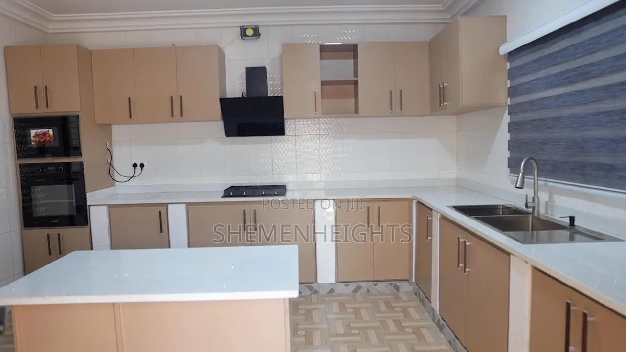 3bdrm House in Lakeside Estate for sale
