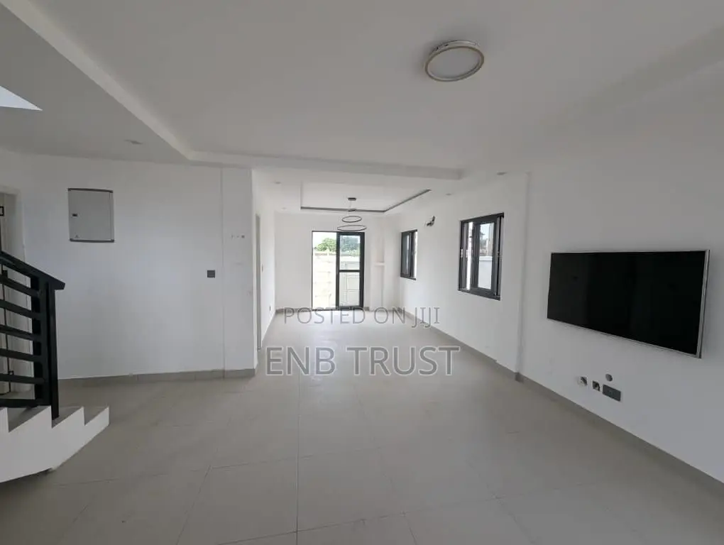 3bdrm Duplex in Cfc Estate for sale