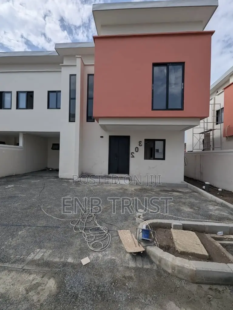 3bdrm Duplex in Cfc Estate for sale