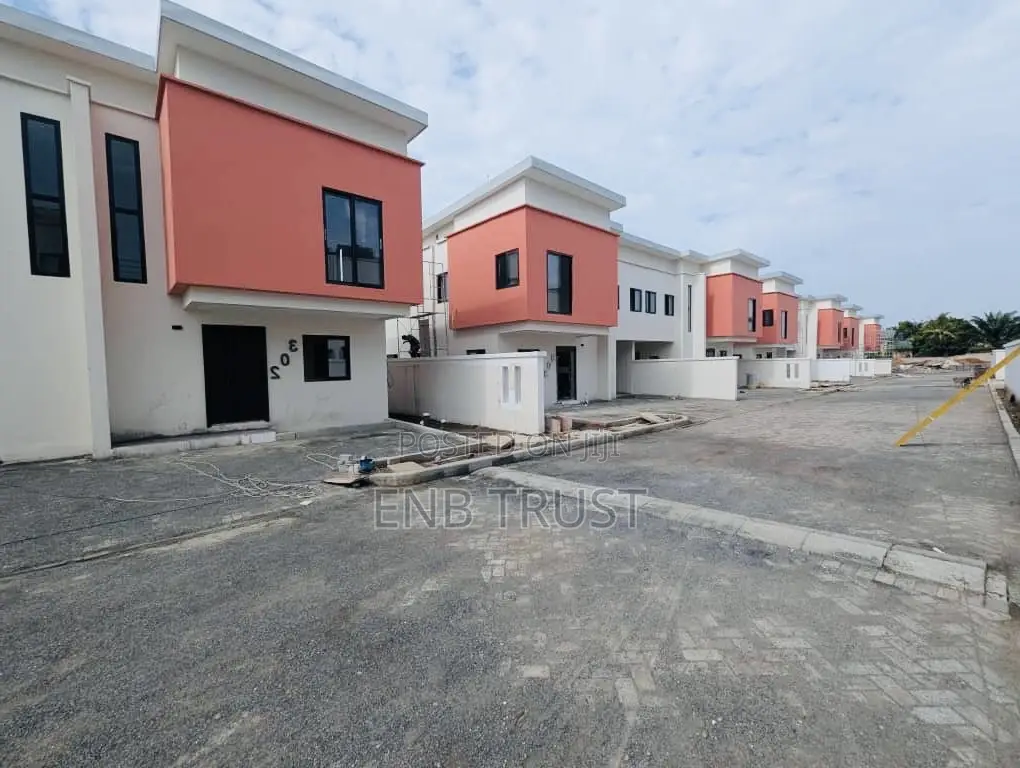 3bdrm Duplex in Cfc Estate for sale