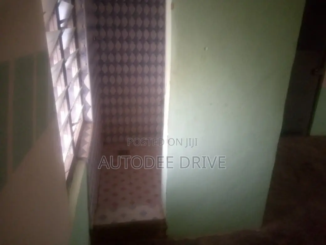 1bdrm House in Wa Municipal District for rent