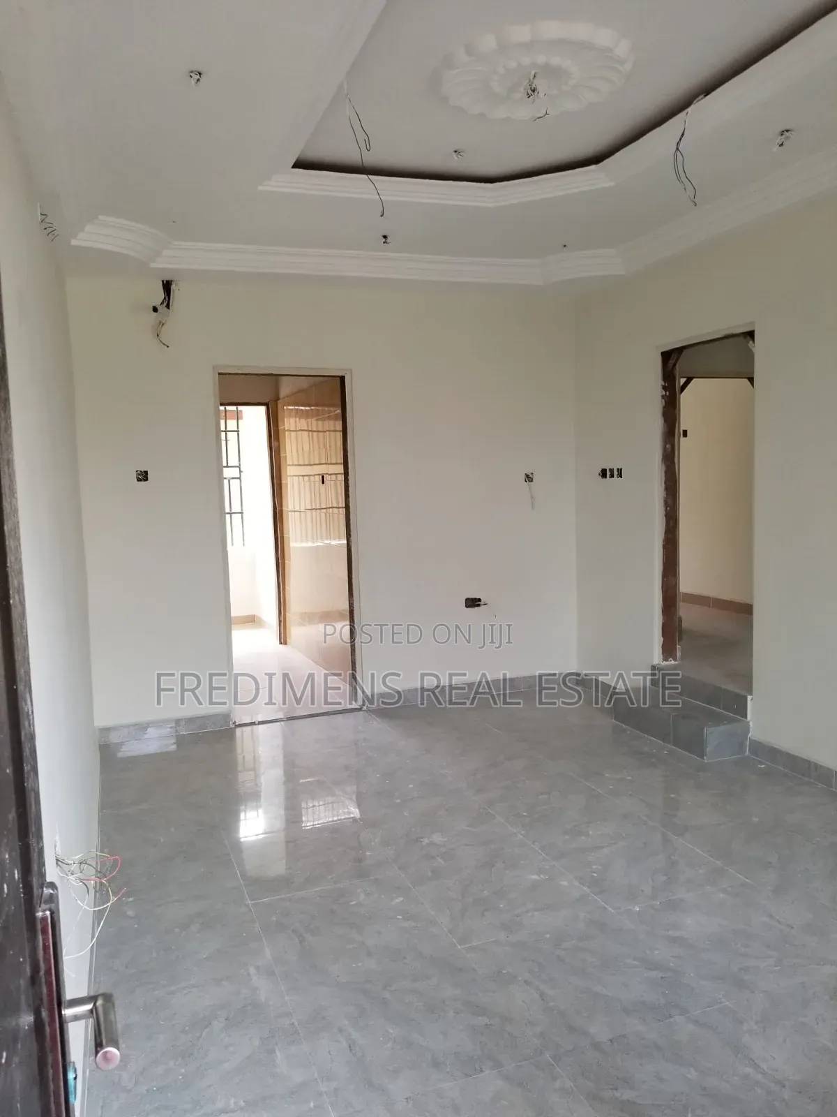 12bdrm Apartment in Fredimens Real, Kumasi Metropolitan for sale