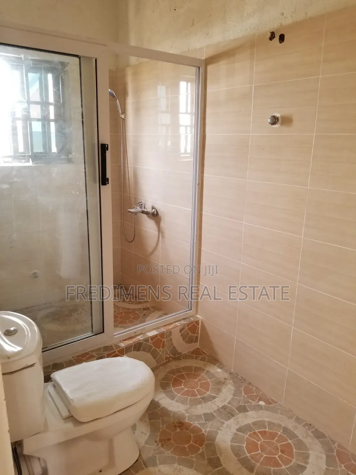 12bdrm Apartment in Fredimens Real, Kumasi Metropolitan for sale