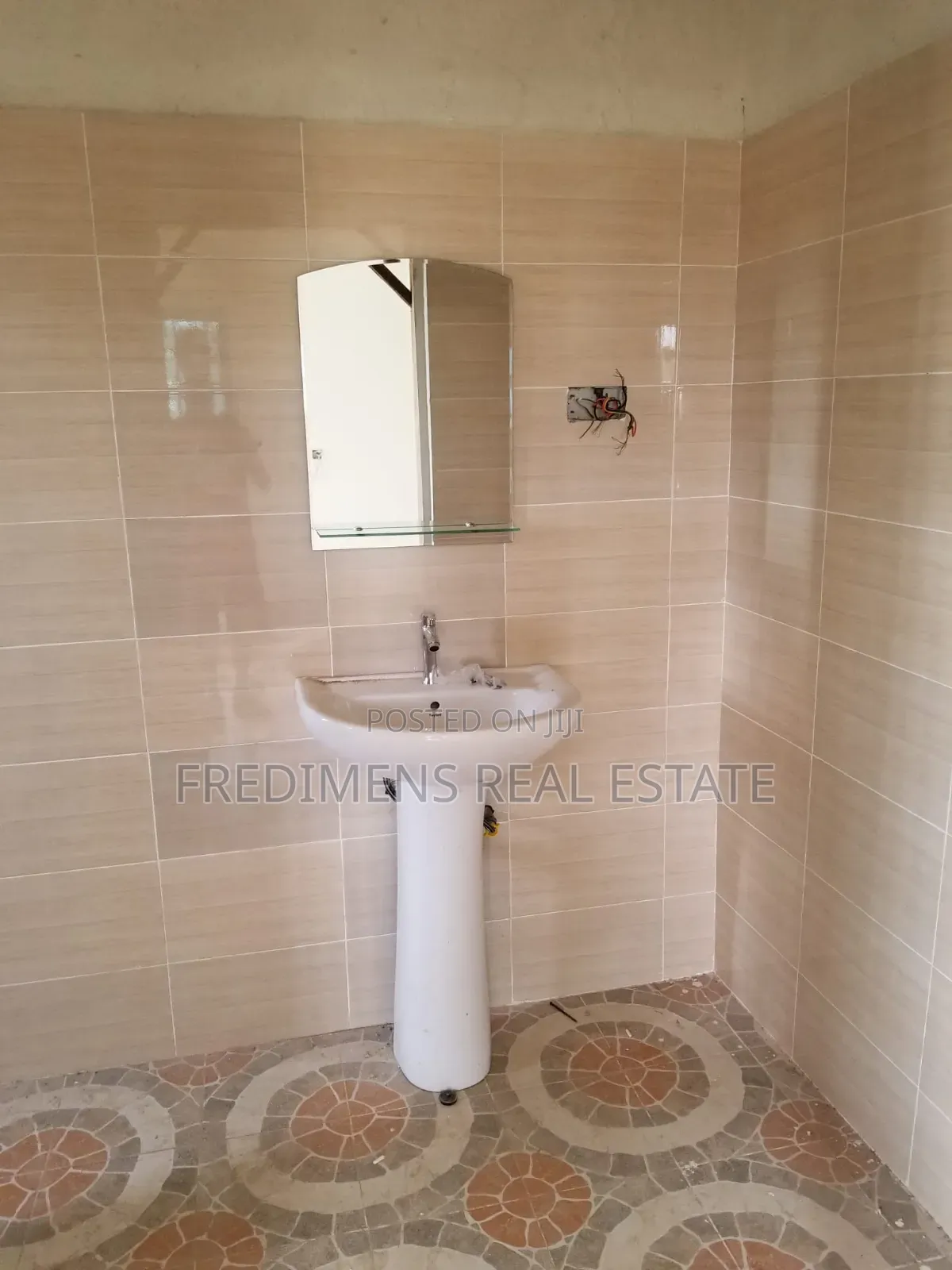 12bdrm Apartment in Fredimens Real, Kumasi Metropolitan for sale