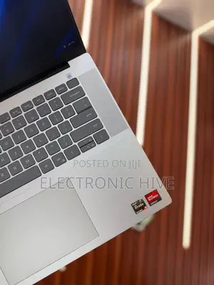Laptop Dell Inspiron 16 7630 8GB Intel Core I7 SSD 256GB