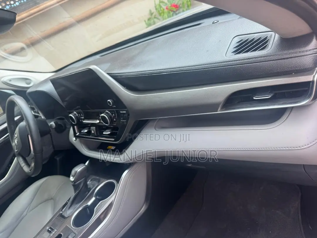 Toyota Highlander Limited FWD 2023 Gray