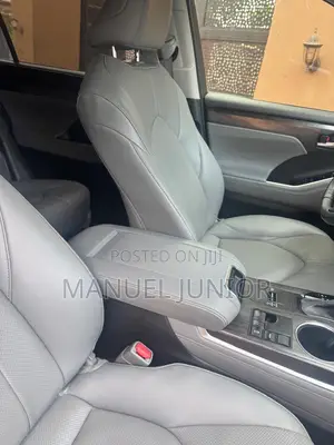 Toyota Highlander Limited FWD 2023 Gray