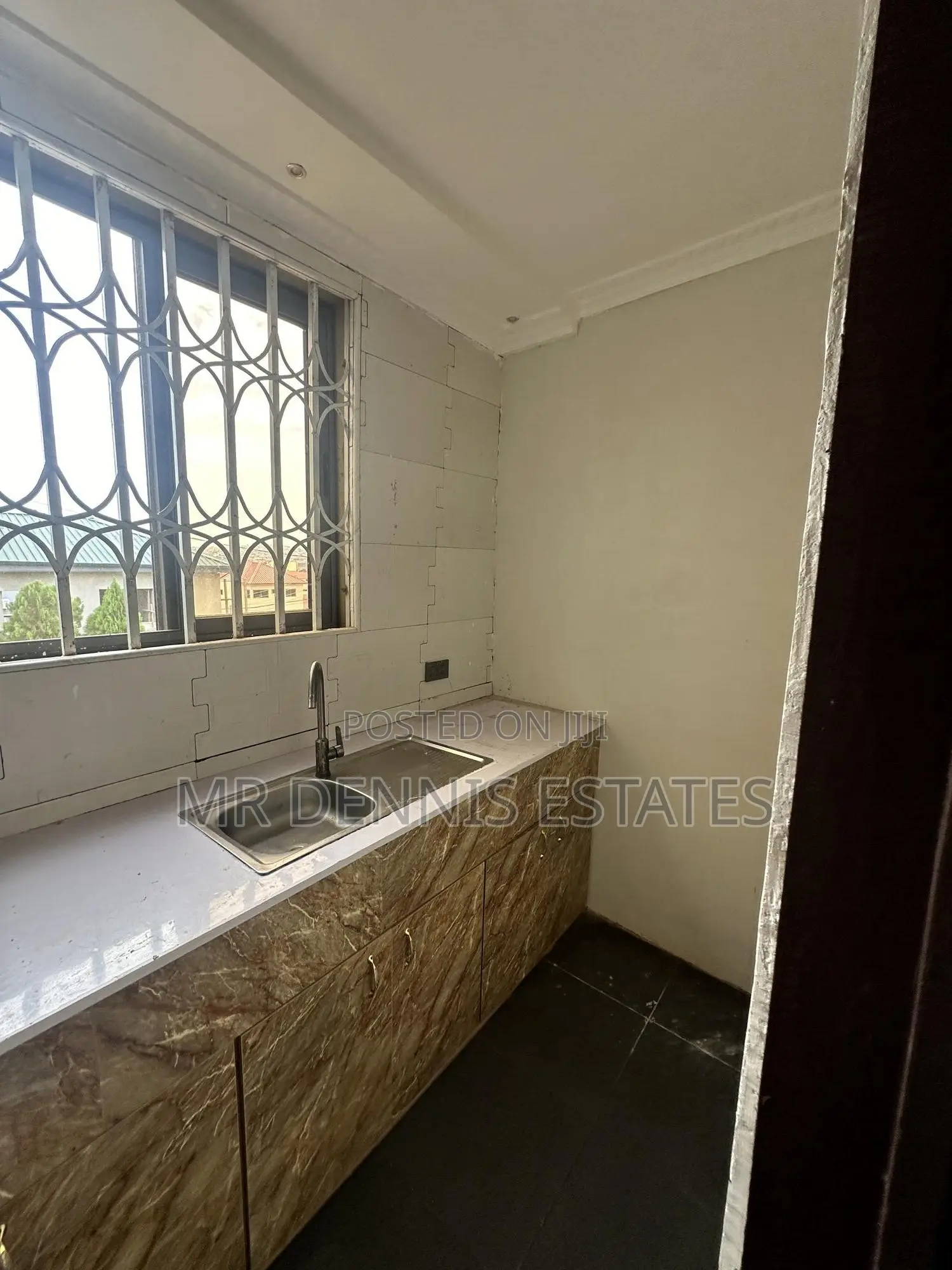 1bdrm Apartment in Westhills Mall for rent