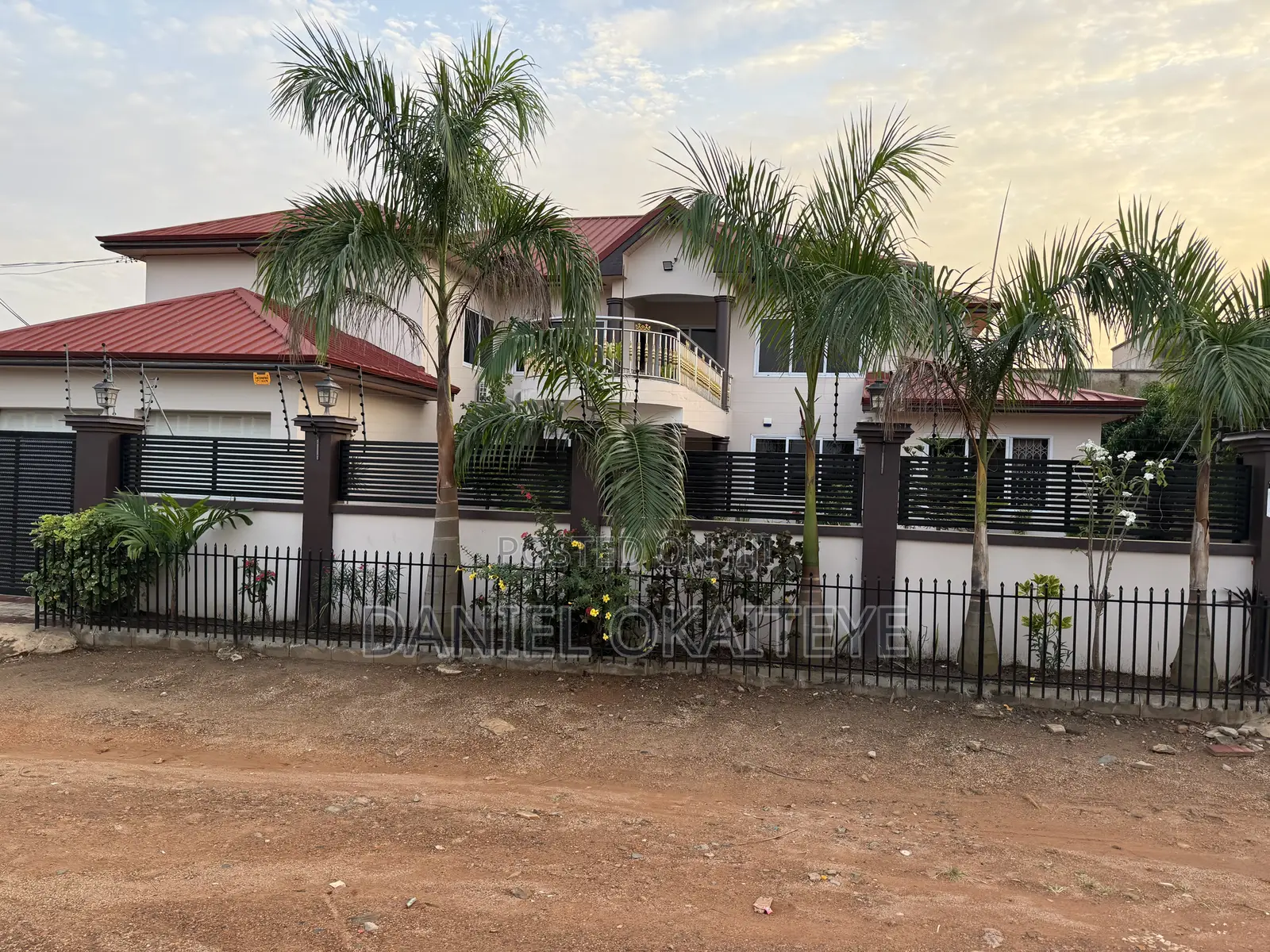 Furnished 5bdrm Mansion in Oyibi, Valley View Area for sale