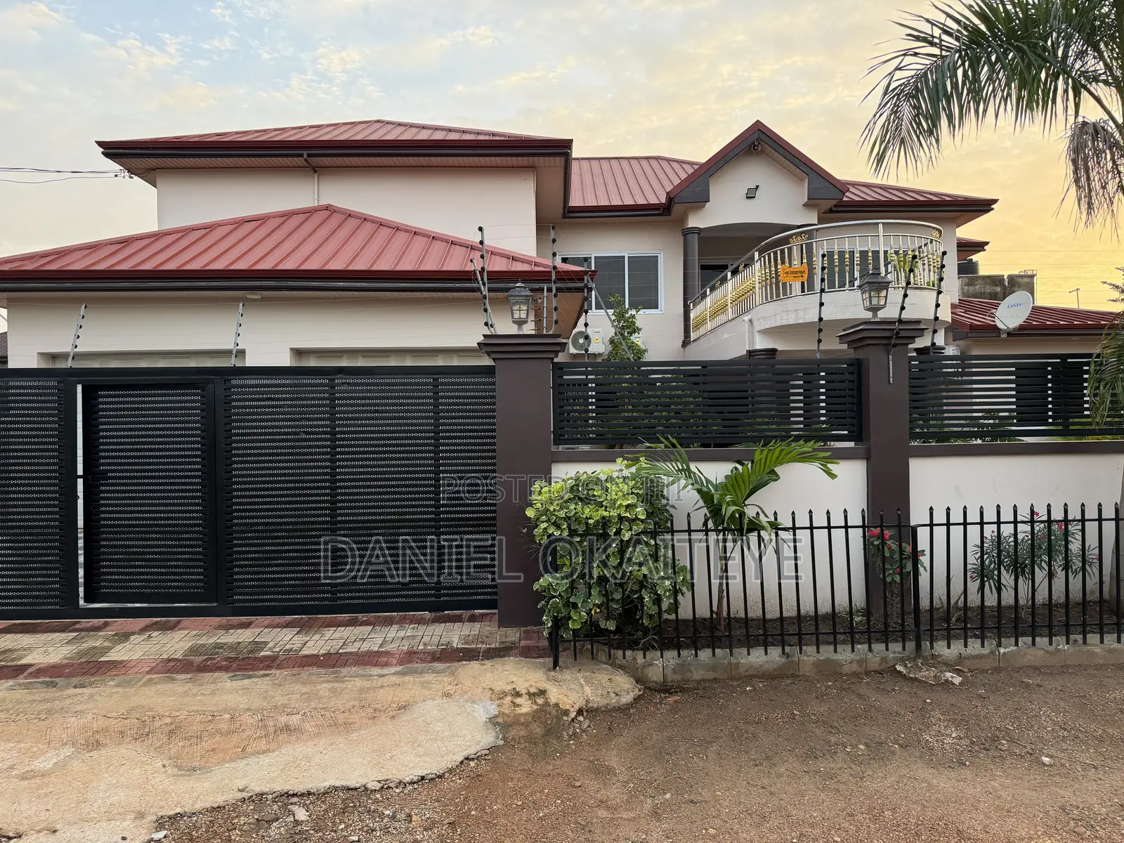 Furnished 5bdrm Mansion in Oyibi, Valley View Area for sale