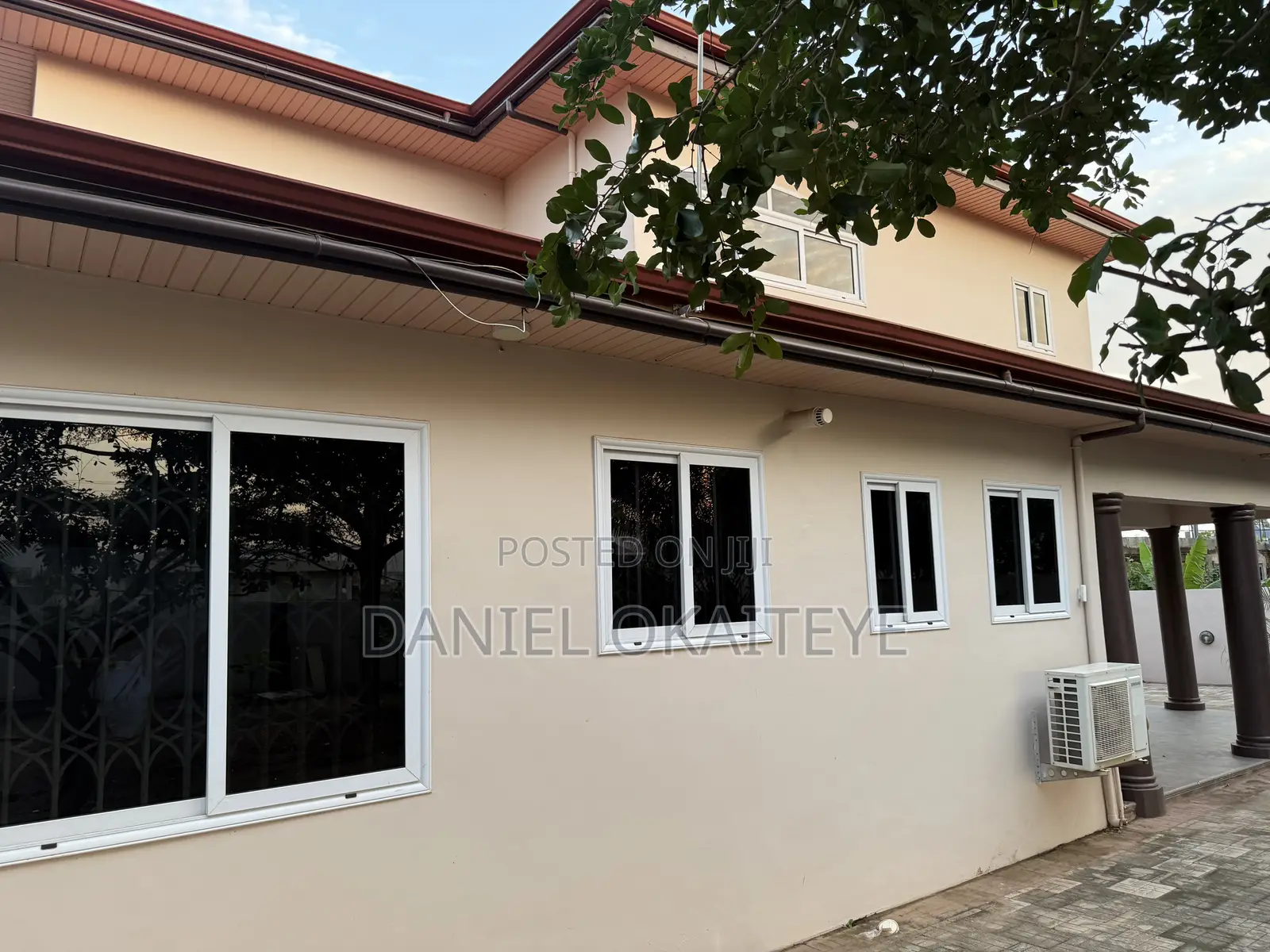 Furnished 5bdrm Mansion in Oyibi, Valley View Area for sale