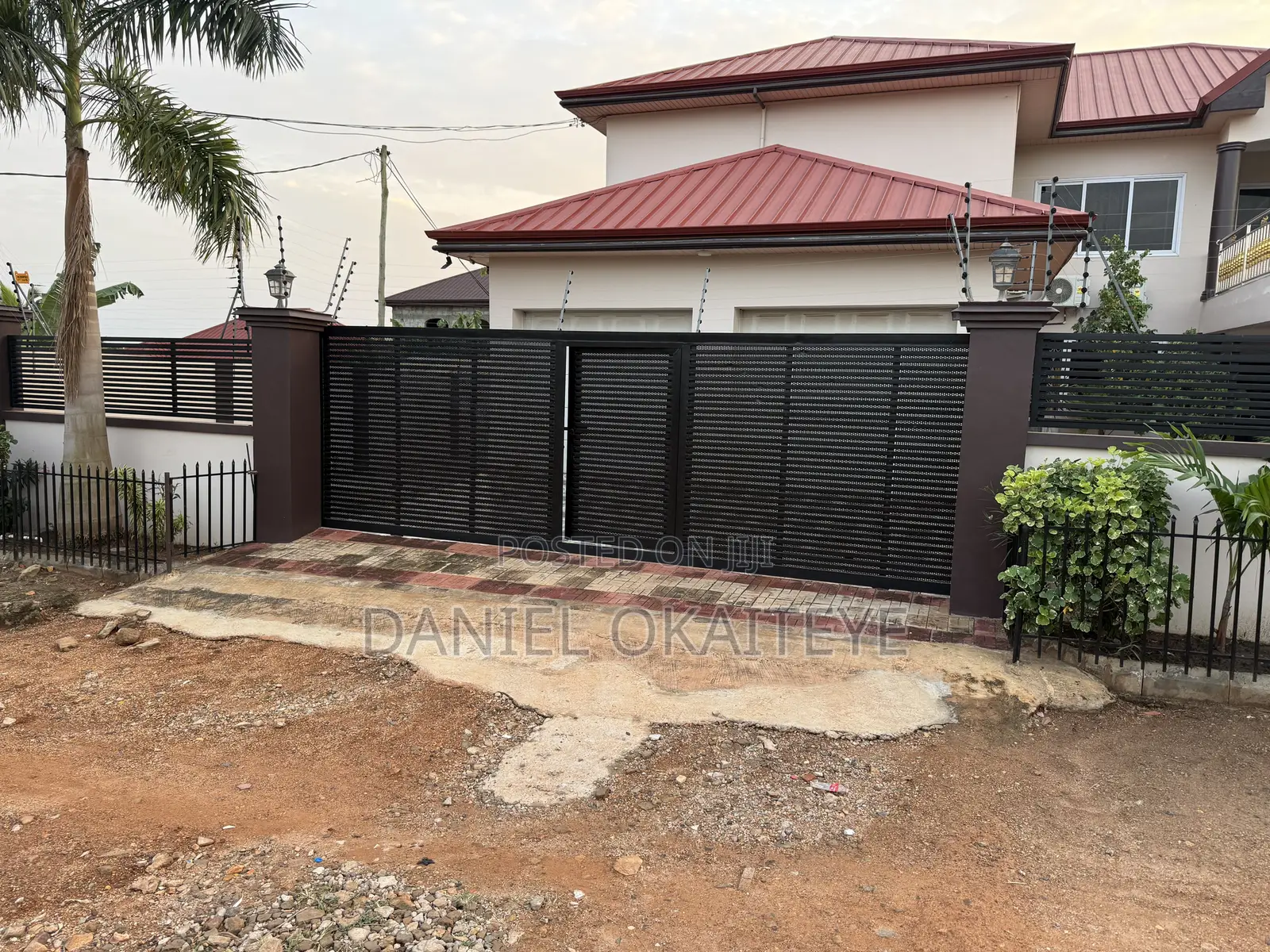 Furnished 5bdrm Mansion in Oyibi, Valley View Area for sale