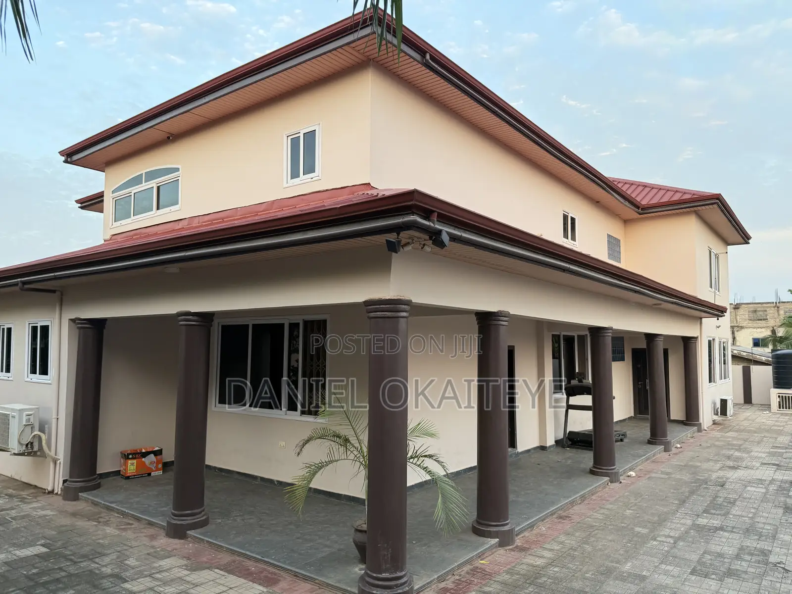 Furnished 5bdrm Mansion in Oyibi, Valley View Area for sale