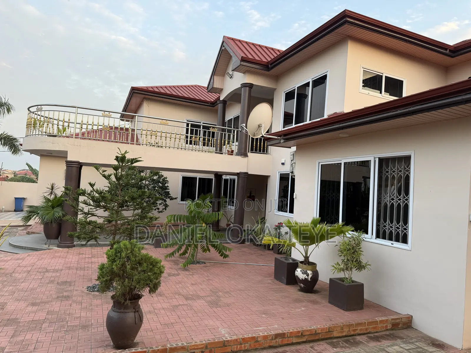 Furnished 5bdrm Mansion in Oyibi, Valley View Area for sale