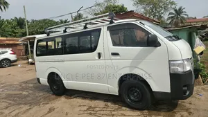 Toyota HiAce 2015 White