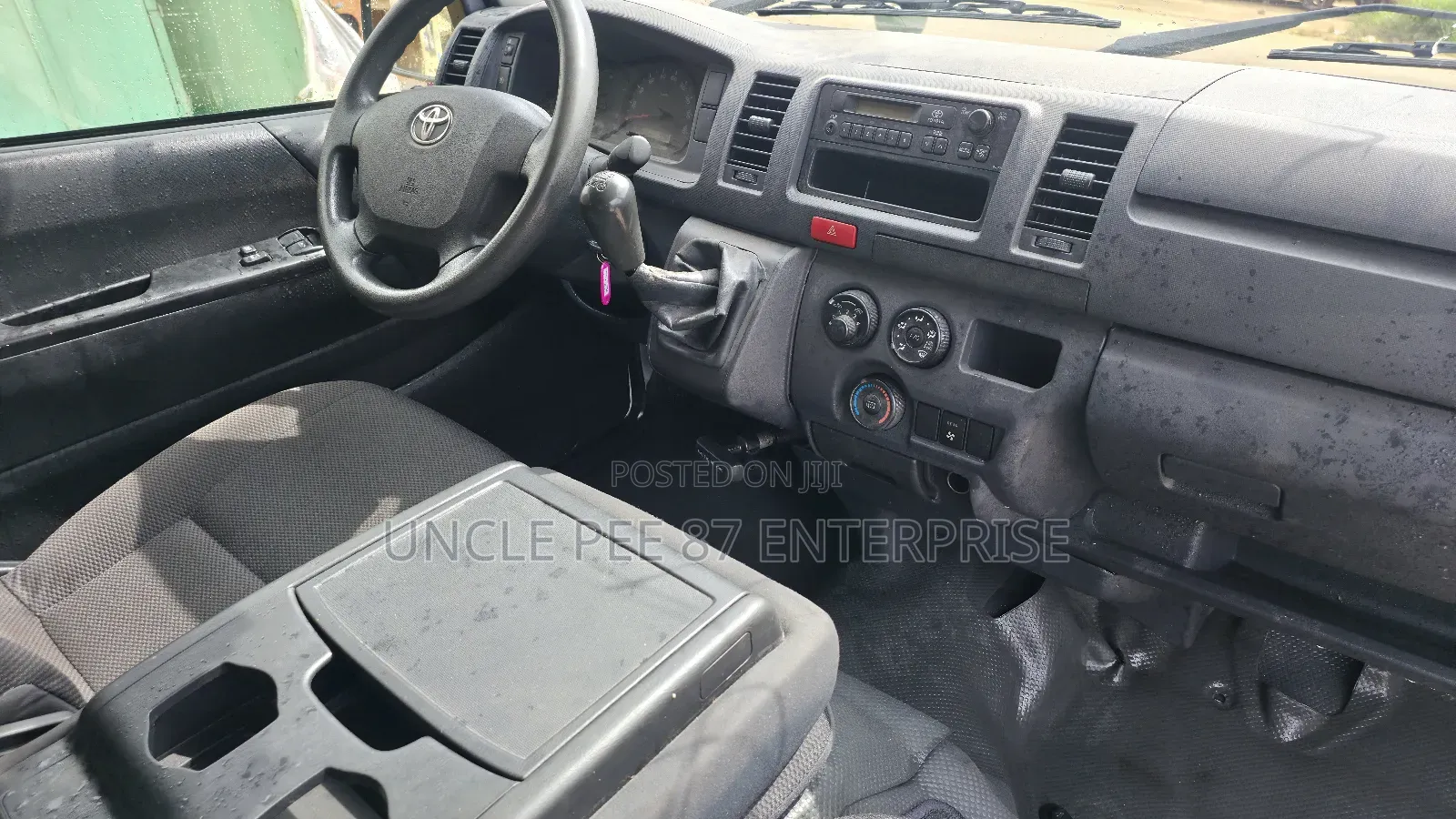 Toyota HiAce 2015 White