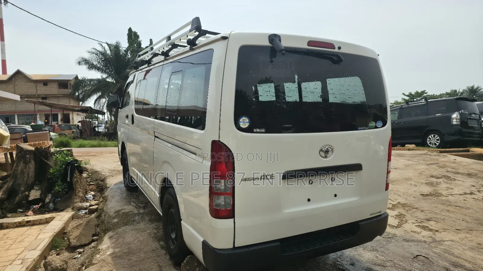Toyota HiAce 2015 White