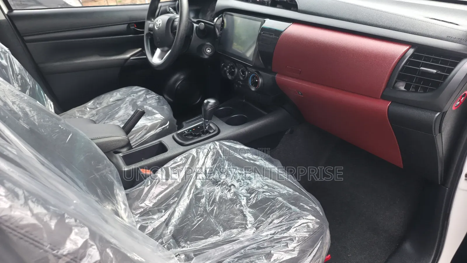 Toyota Hilux Revo Double Cab Petrol 2.7 AWD 2021 White