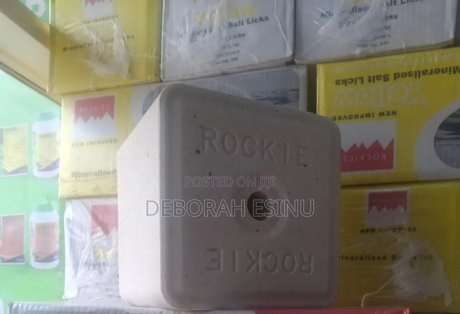 Yellow Mineral Salt Lick - 10kg Rockie Block
