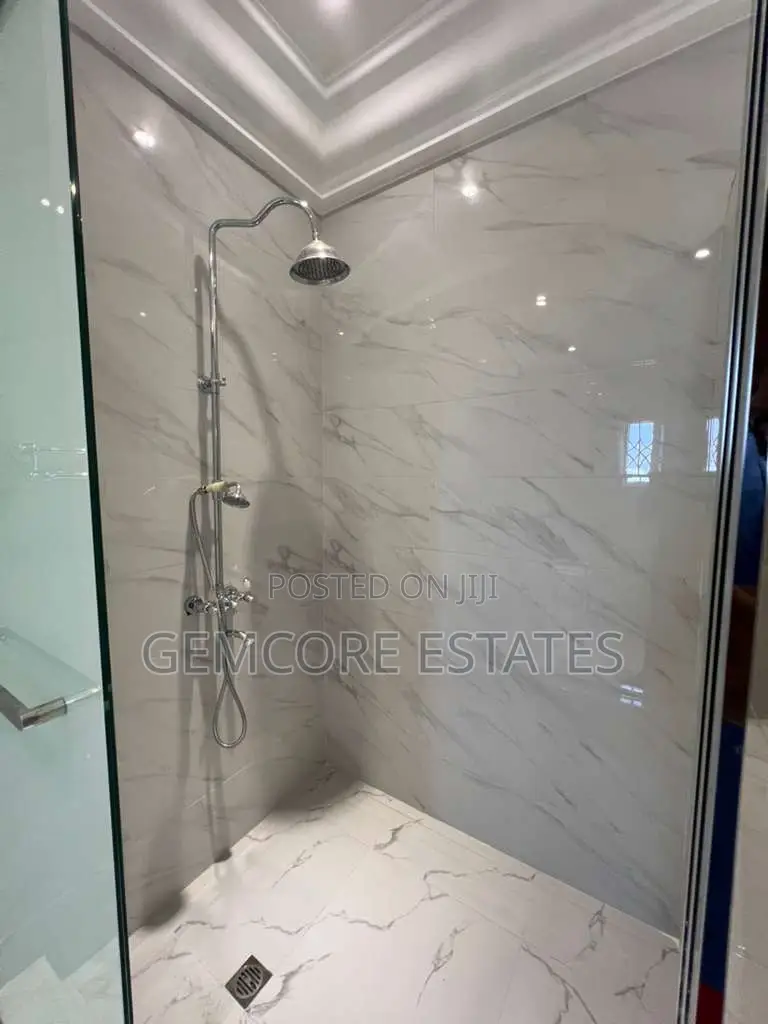 4bdrm House in East Legon for rent