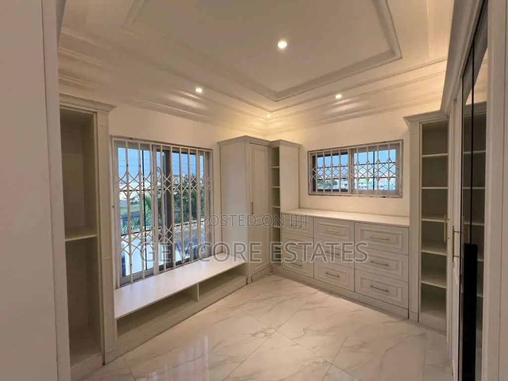 4bdrm House in East Legon for rent