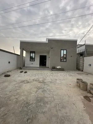 4bdrm House in Batsonaa, Baatsona Total for sale