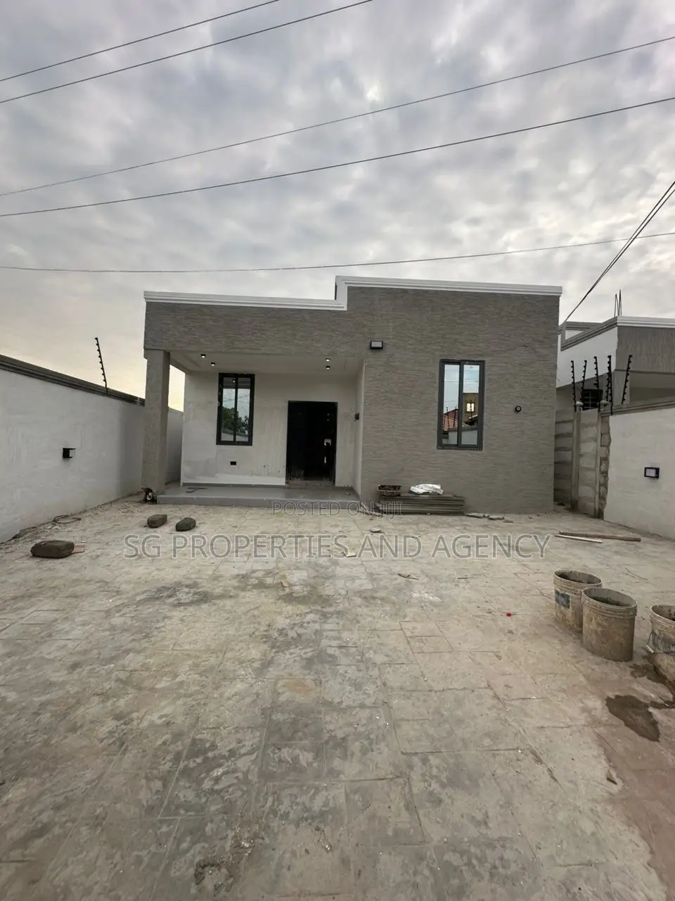 4bdrm House in Batsonaa, Baatsona Total for sale