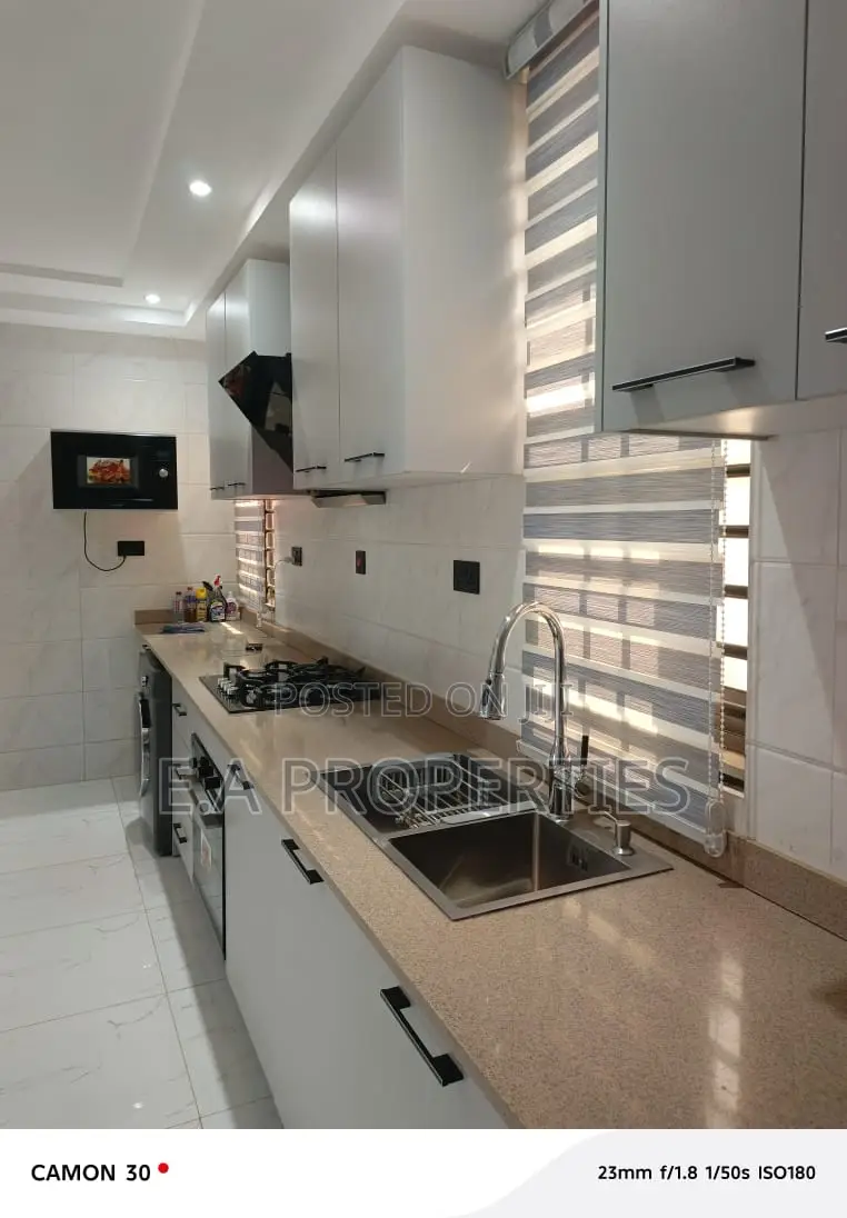 3bdrm House in E A Properties, Lake Side Estate for sale