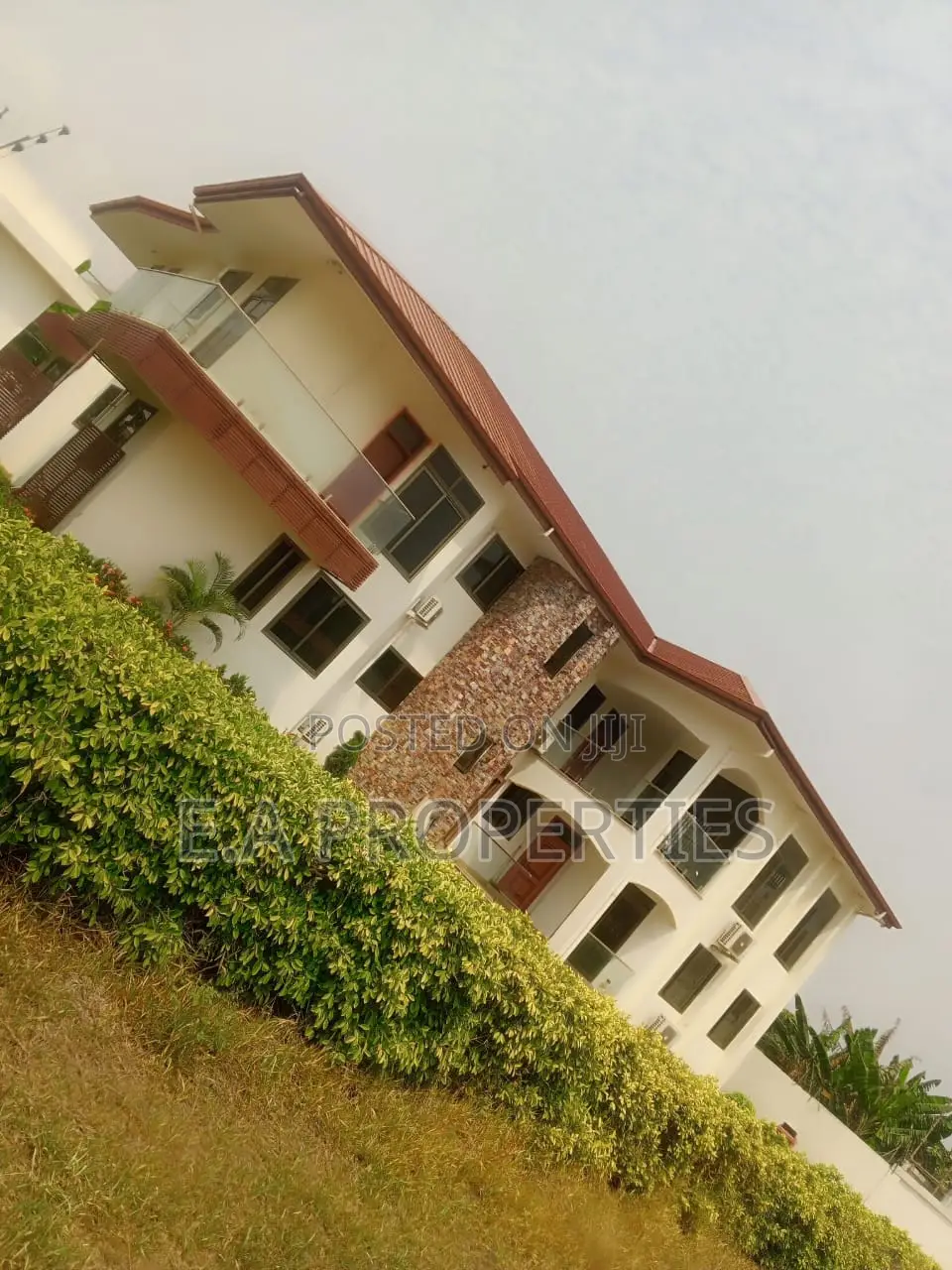 8bdrm House in E A Properties, Community 25 for sale
