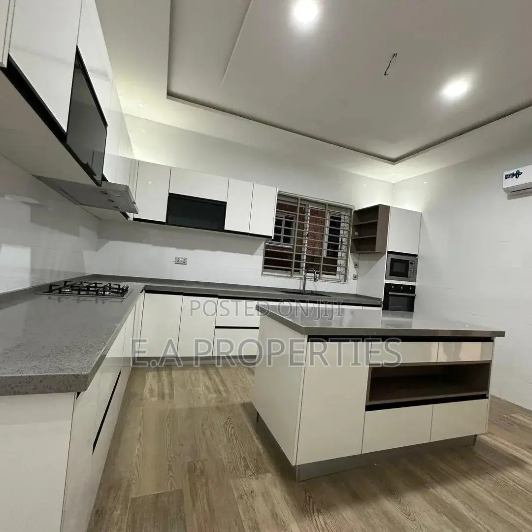 4bdrm House in Ea Properties, Lake Side Estate for sale