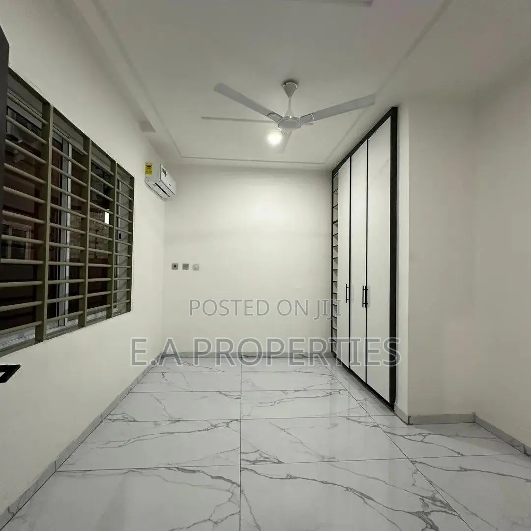 4bdrm House in Ea Properties, Lake Side Estate for sale