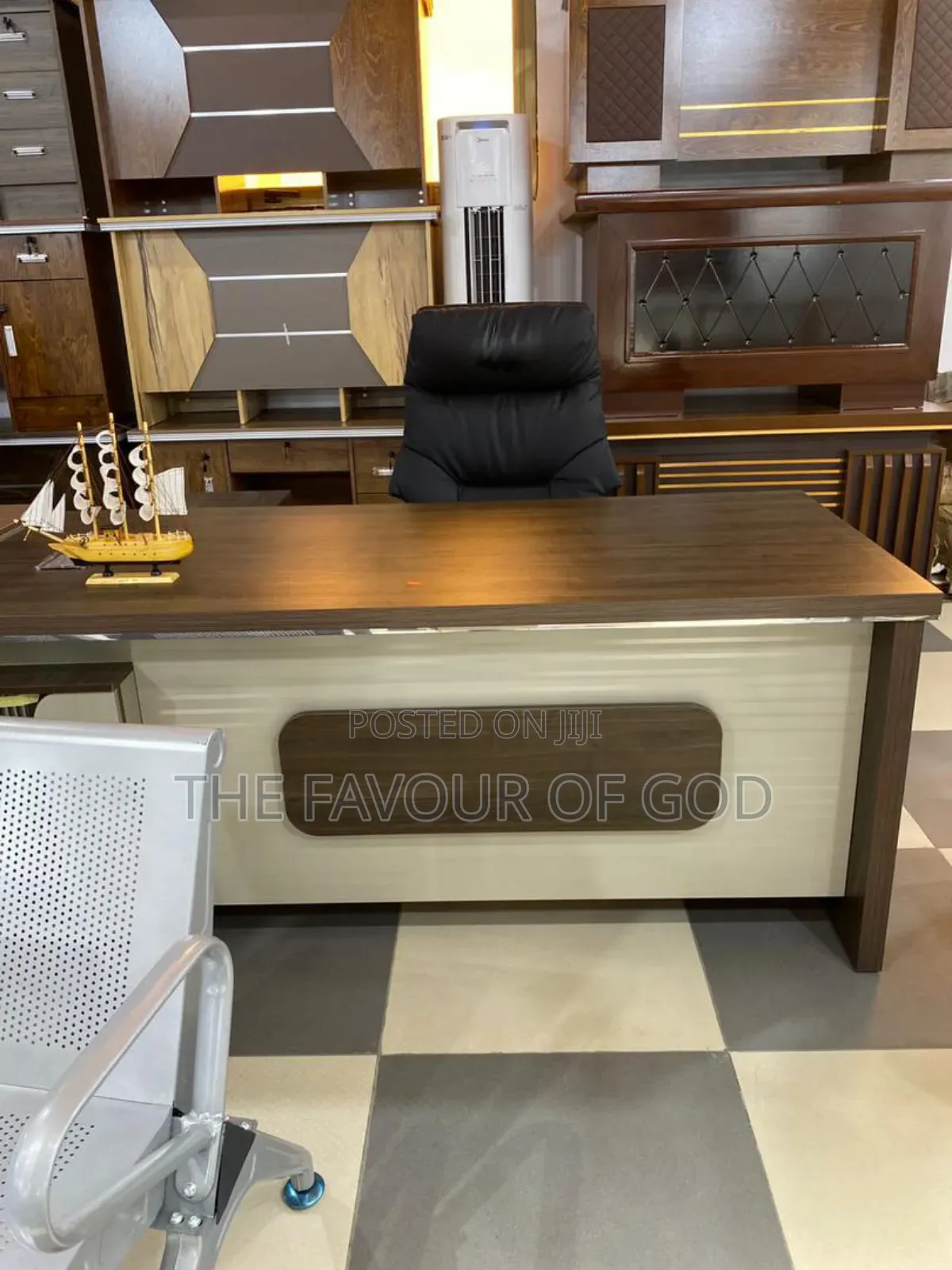 Modern and Well Grounded 1.6m Office Table