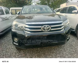 Toyota Hilux 2016 Black