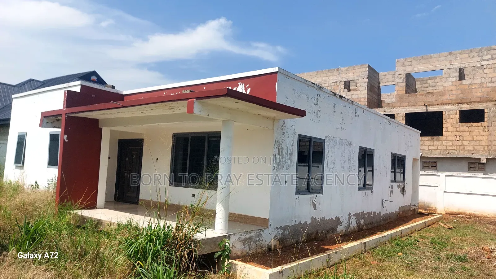 3bdrm House in Born To Pray Estate, Ejisu-Juaben Municipal for sale