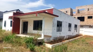 3bdrm House in Born To Pray Estate, Ejisu-Juaben Municipal for sale